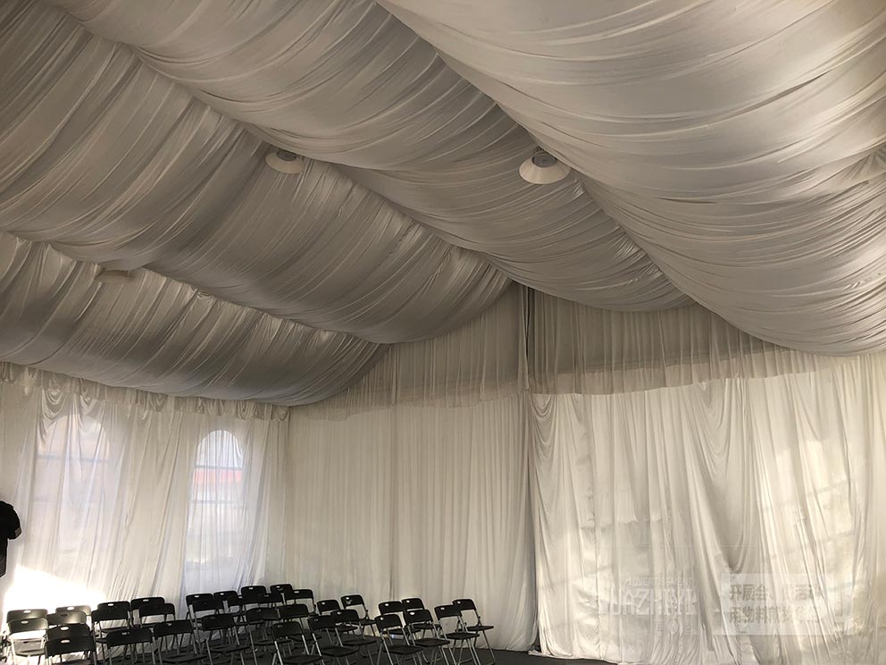 紗幔軟裝出租配備篷房整體協(xié)調(diào)美觀(guān)