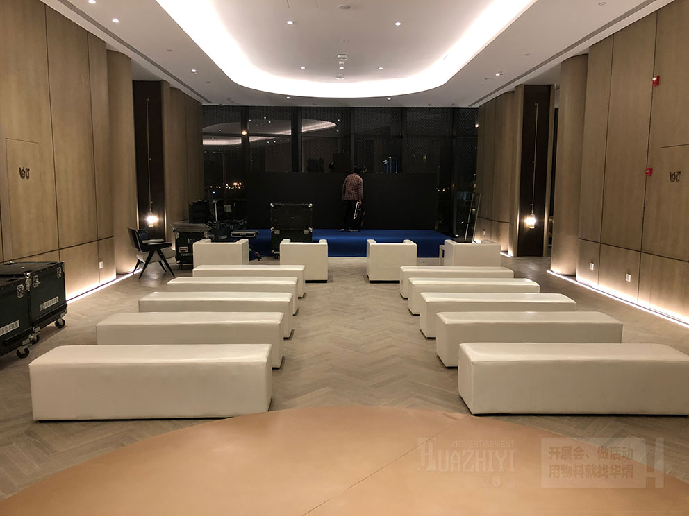 沙發(fā)條出租是靈活舒適的活動新選擇