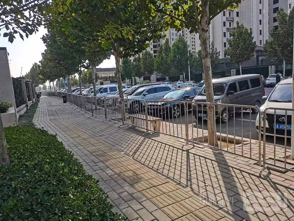 樓盤中心使用華熠鐵馬護欄租賃分隔場地