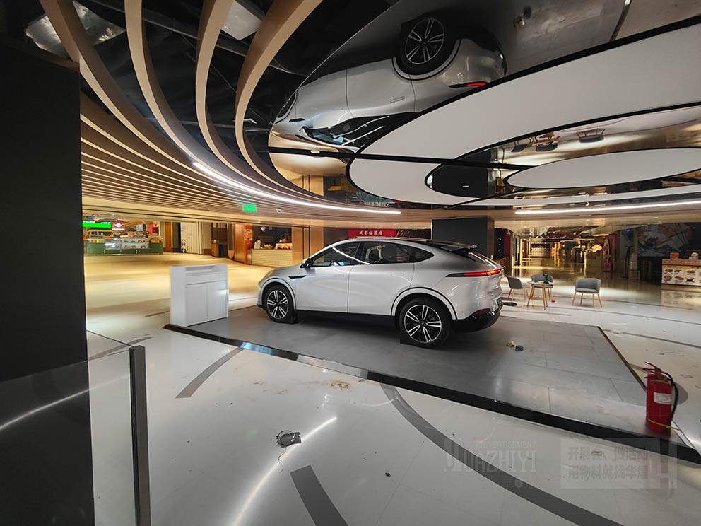 車展地臺(tái)華熠公司助力商場(chǎng)汽車品牌展示