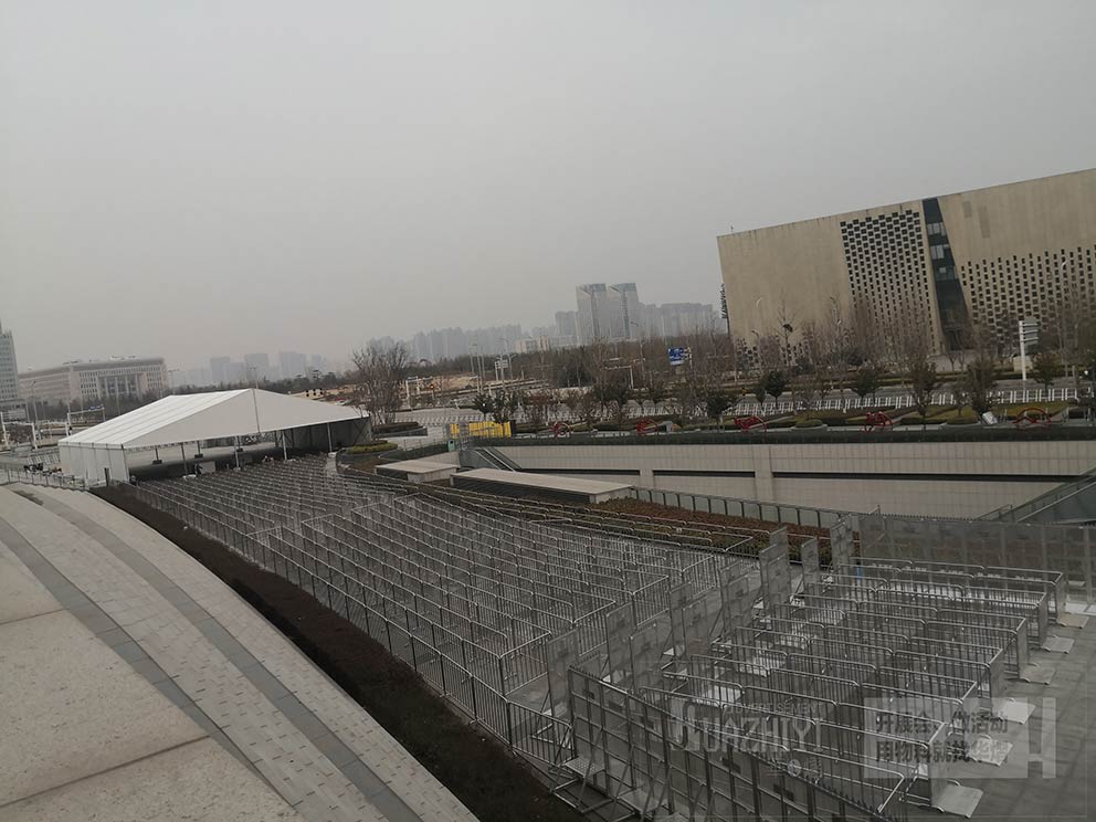 李建鄭州演唱會(huì)租賃華熠鐵馬護(hù)欄