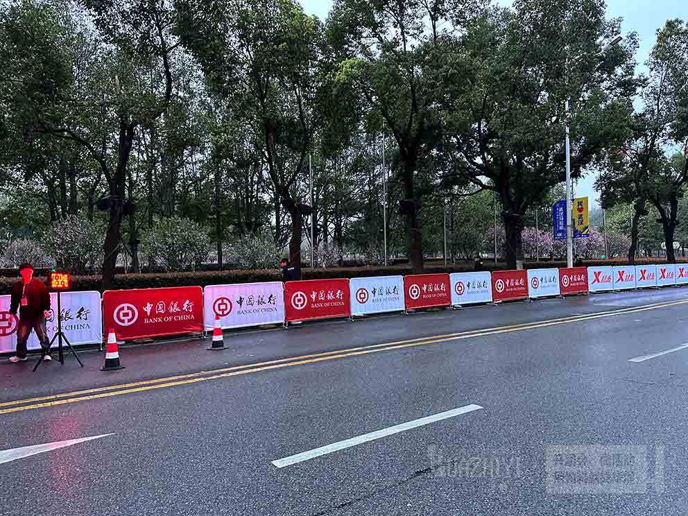 武漢馬拉松健康跑終點租賃使用鐵馬護欄