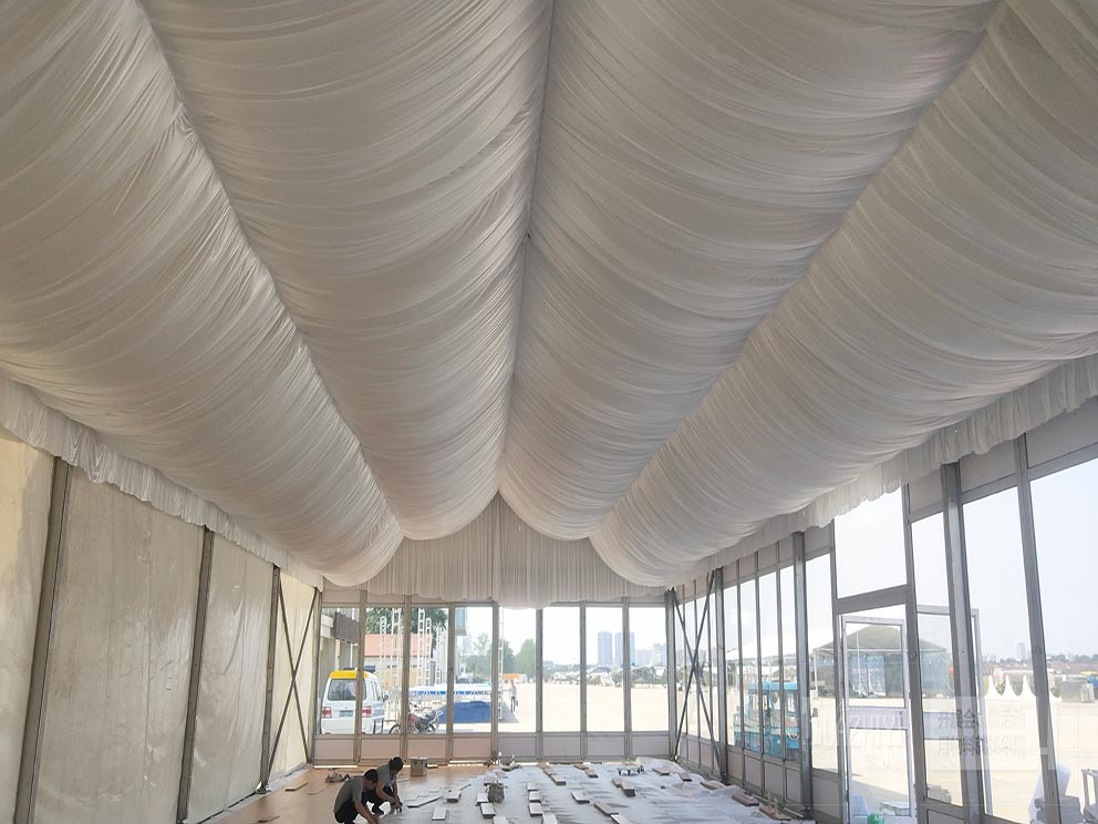 紗幔軟裝用在玻璃篷房內合適