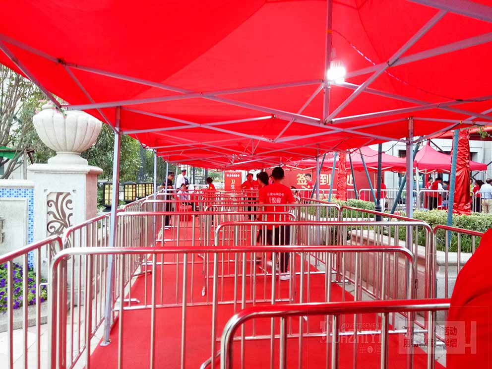 鐵馬護(hù)欄租賃：保障有序排隊(duì)的好選擇