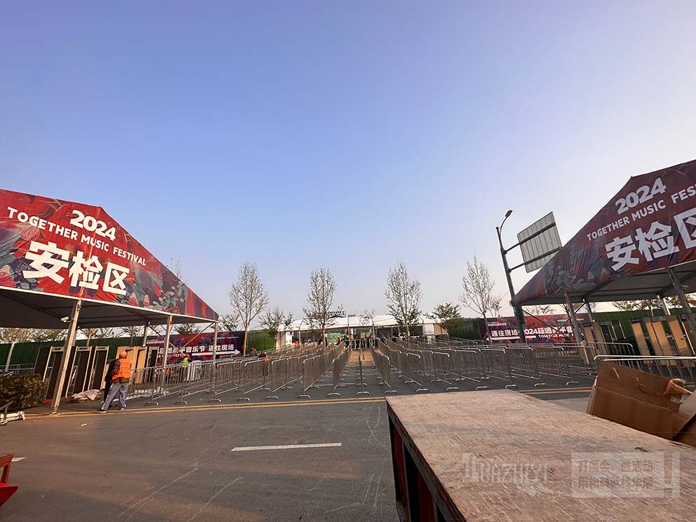 安檢區(qū)鐵馬護(hù)欄租賃:規(guī)范人群隊(duì)列的得力助手