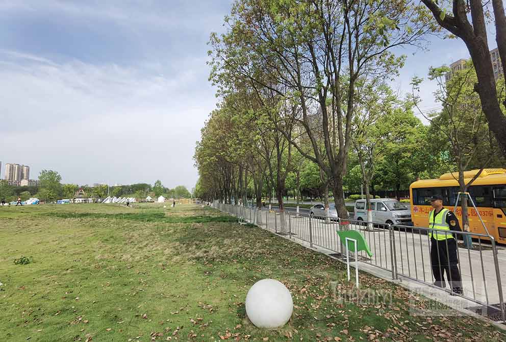 華熠鐵馬護(hù)欄租賃助力文化節(jié)開幕式現(xiàn)場(chǎng)