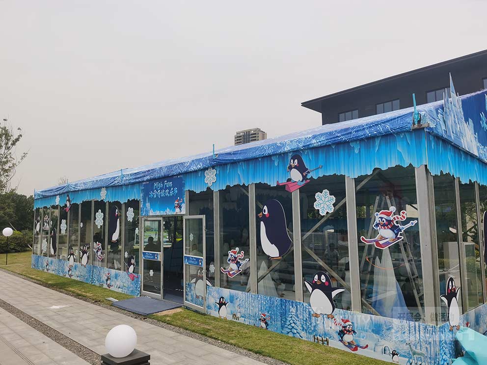 夏季室外活動(dòng)租賃玻璃篷房時(shí)需要搭配空調(diào)