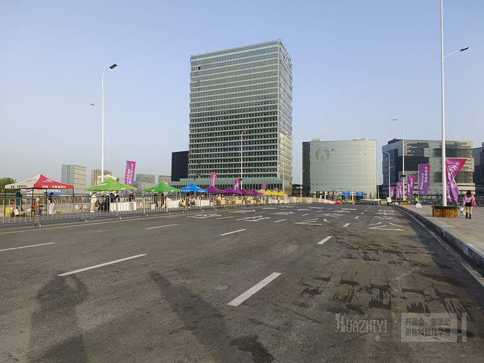 鐵馬護(hù)欄出租廠家介紹護(hù)欄都有哪些種類