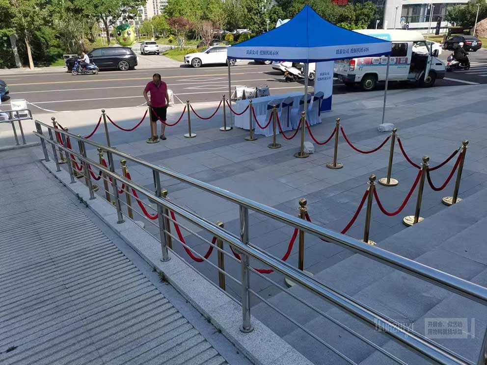 隔離帶租賃:安全活動(dòng)中不可或缺的重要設(shè)施