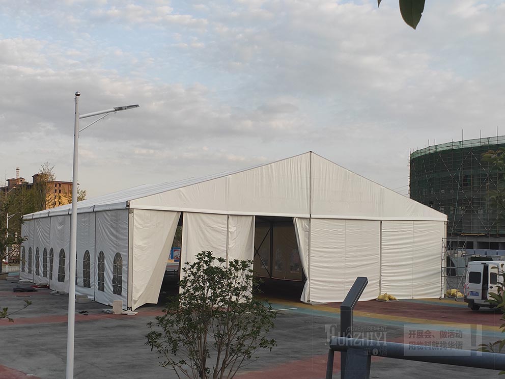 大跨度臨時(shí)倉儲(chǔ)篷房租賃:華熠助您倉庫車棚迅速搭建