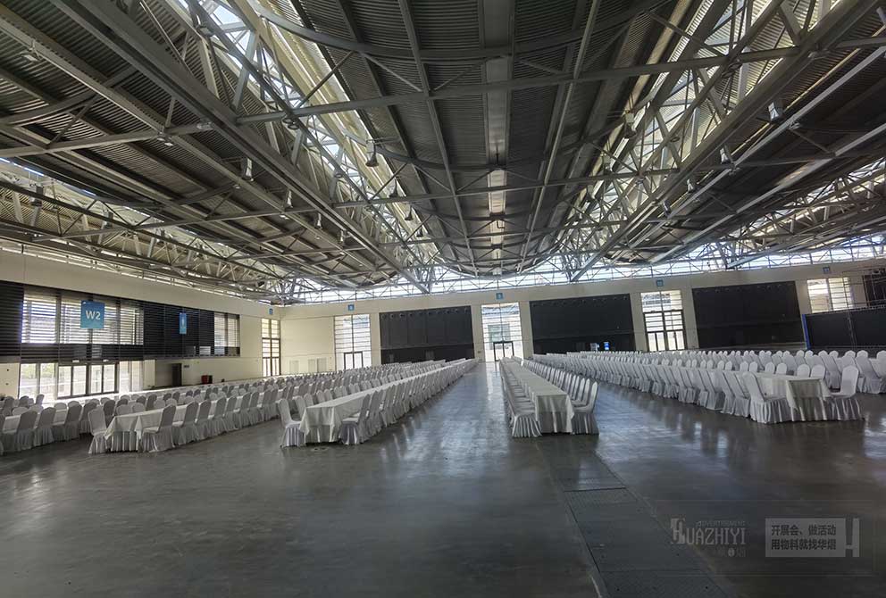 開封桌椅出租服務(wù)為多種場合提供了便捷和經(jīng)濟(jì)的解決方案