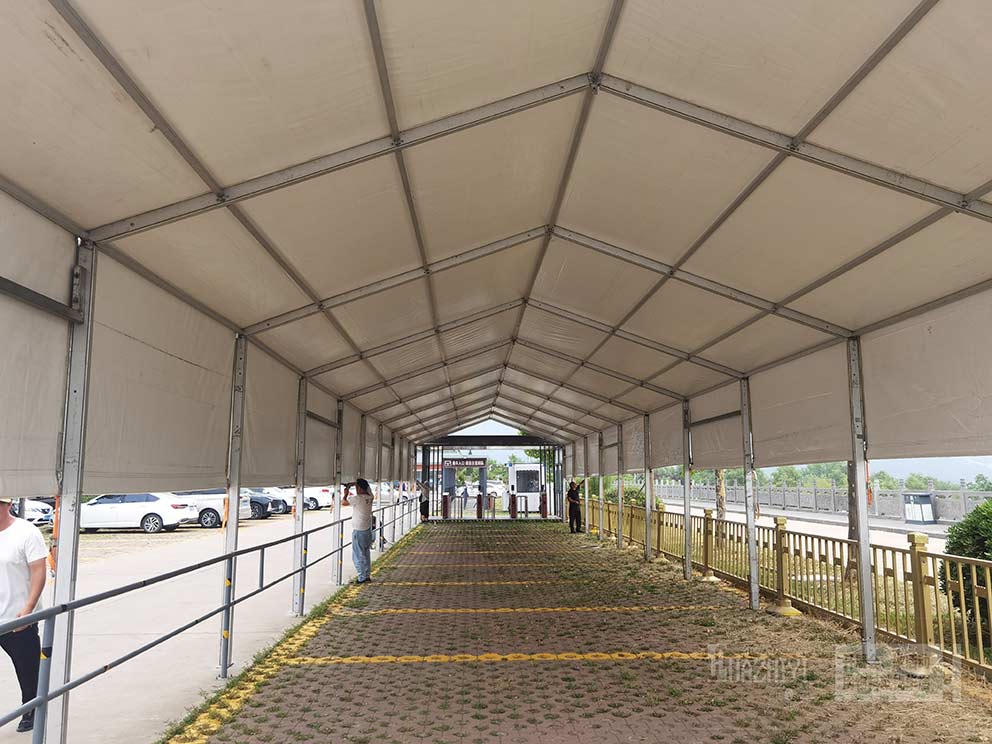 鄭州新鄉(xiāng)篷房出租搭建在戶外可以用來防雨遮陽