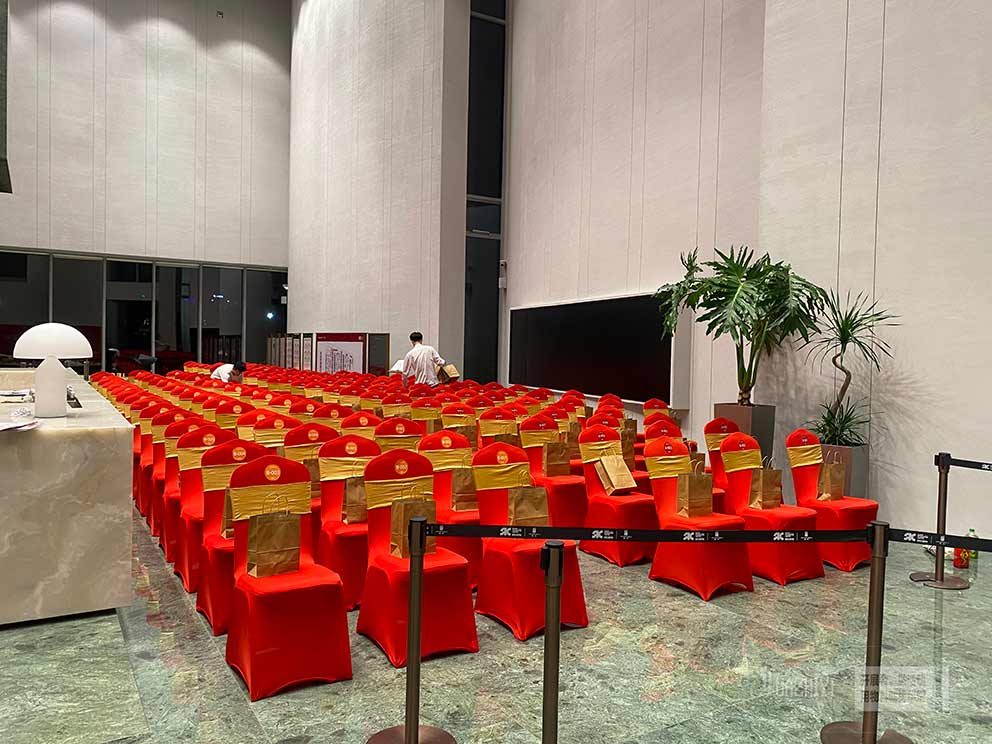 鄭州桌椅出租是一個經濟的方式