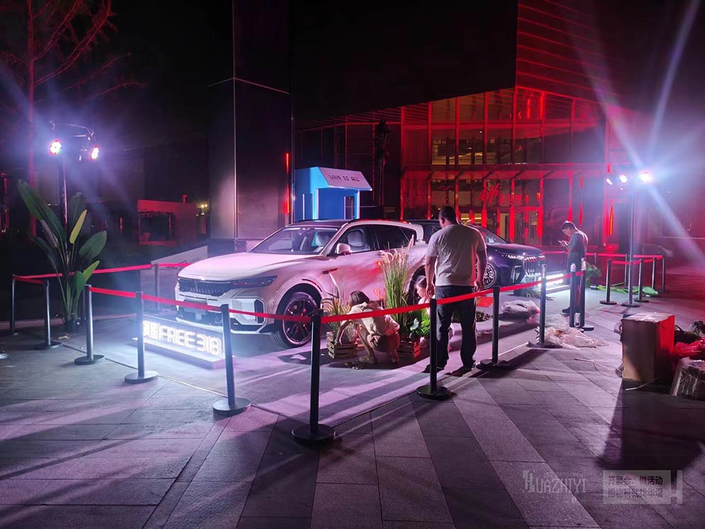 鄭州隔離帶出租負(fù)責(zé)布置商場外圍臨時車展