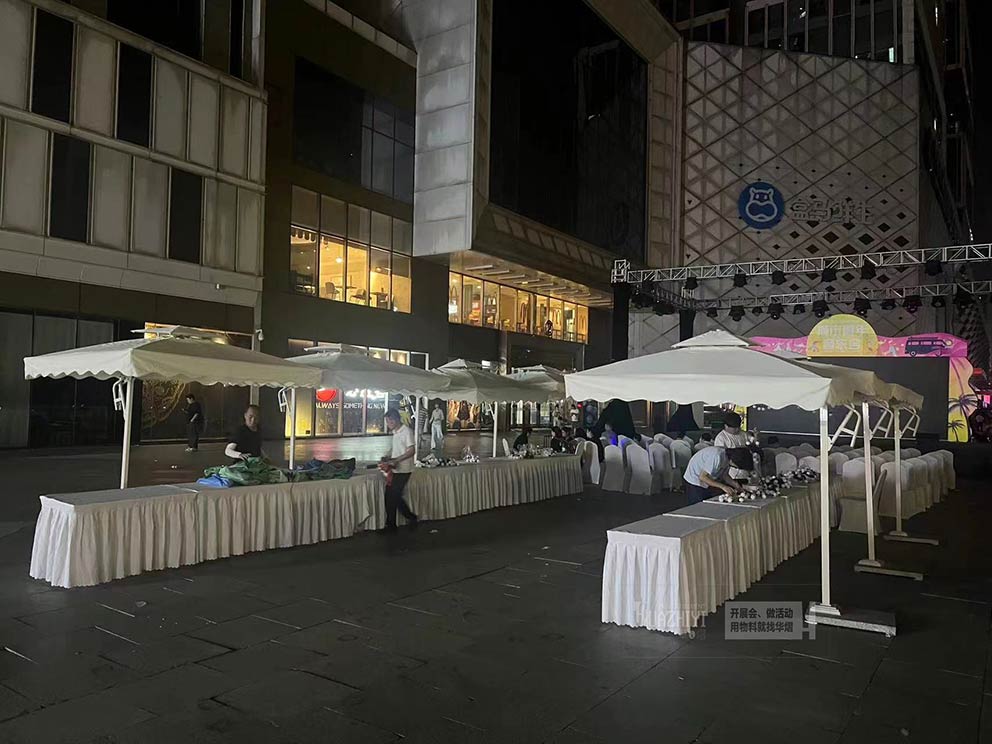 戶外臨時(shí)活動(dòng)新寵?quán)嵵輪芜厒阕赓U，遮陽擋雨兩相宜