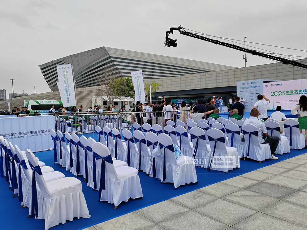 鄭州桌椅出租為室外活動(dòng)提供簡約大方的貴賓椅