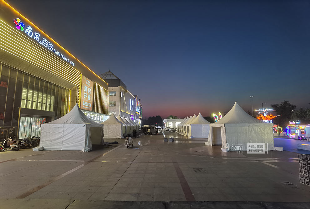 鄭州篷房出租在臨猗縣為活動(dòng)助力，搭建尖頂篷房