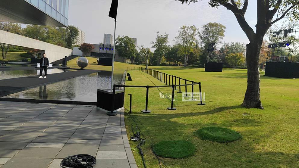 鄭州鐵馬護欄出租公司助力普羅理想國奔馳活動