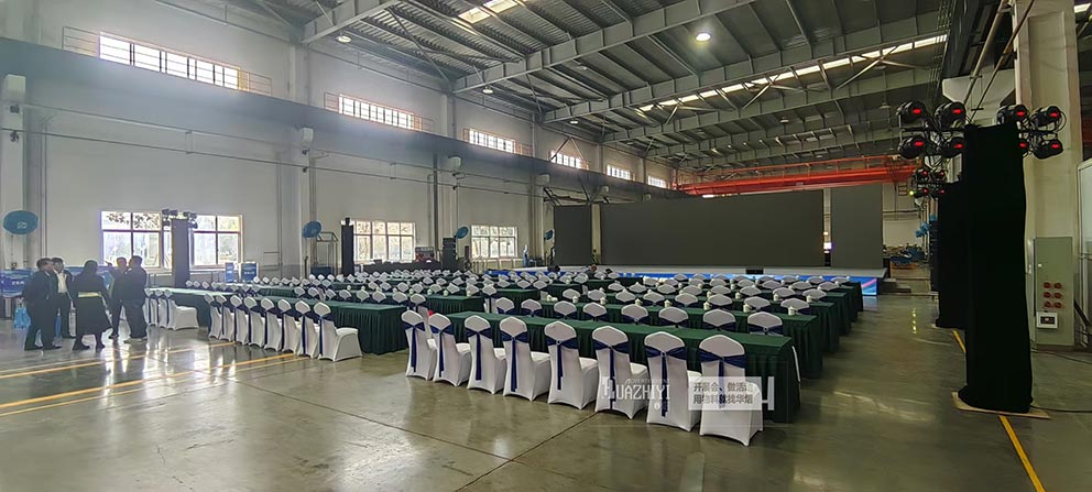 恒天重工新品發(fā)布會現(xiàn)場桌椅出租由華熠公司出租布置