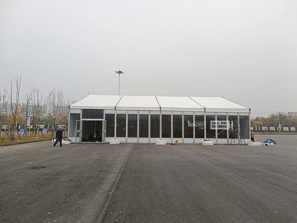 鄭州篷房搭建的玻璃篷房用作汽車(chē)臨時(shí)展廳很合適