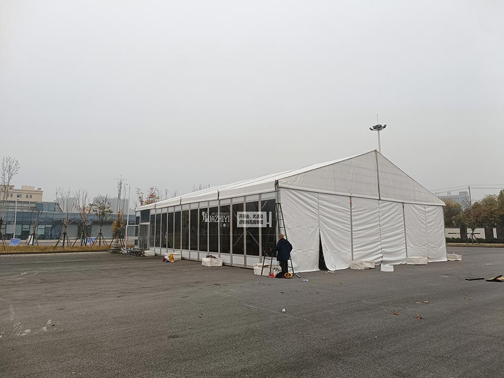 鄭州篷房搭建的玻璃篷房用作汽車(chē)臨時(shí)展廳很合適