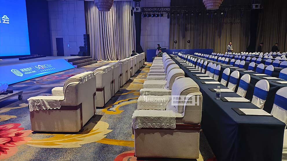 鄭州布藝沙發(fā)檔次沙發(fā)租賃助力多種會議