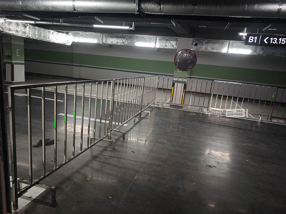 鄭州鐵馬護(hù)欄出租對(duì)于布置劃分區(qū)域方面有極大用處