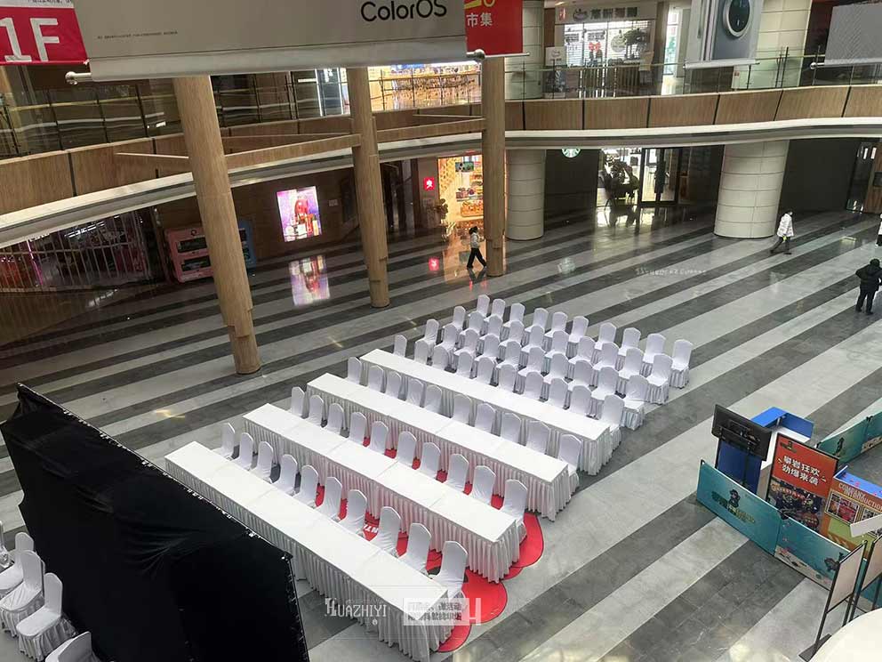 鄭州高新萬科商場(chǎng)情人節(jié)活動(dòng)桌椅由華熠公司提供租賃