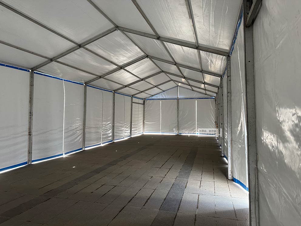 華熠篷房租賃搭建一座嶄新的藍色篷房