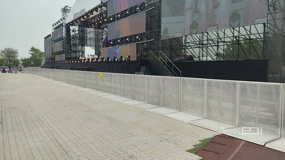 華熠防爆欄租賃公司助力富士康集團(tuán)年會(huì)盛典提供防爆護(hù)欄