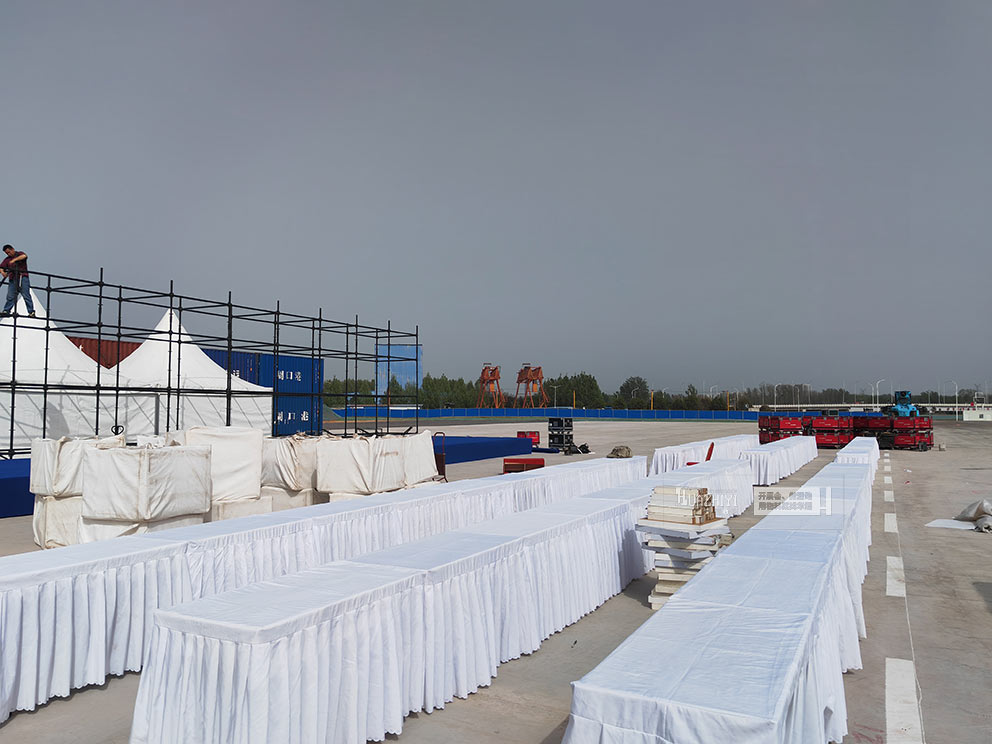 華熠桌椅出租助力平頂山港活動布置長條桌